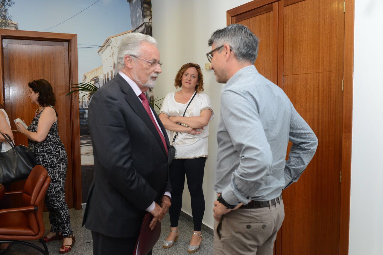 El alcalde pide al Defensor del Pueblo andaluz que medie en la ampliación de la depuradora y en el conflicto del plan 54  1