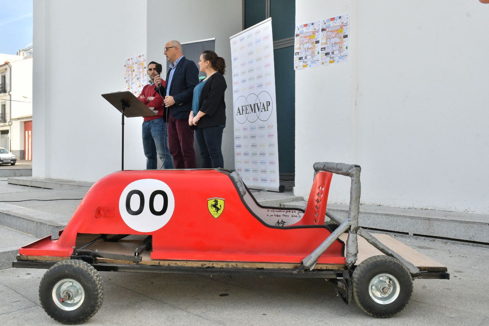 El Ayuntamiento patrocina la I Carrera de Autos Locos para colaborar con Afemvap 1