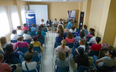 El Ayuntamiento entrega el certificado de profesionalidad a 45 auxiliares del Servicio de Ayuda a Domicilio