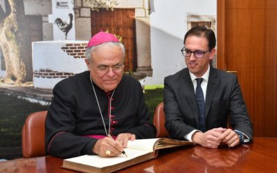 El Ayuntamiento recibe al Obispo de Córdoba en su visita pastoral a Pozoblanco