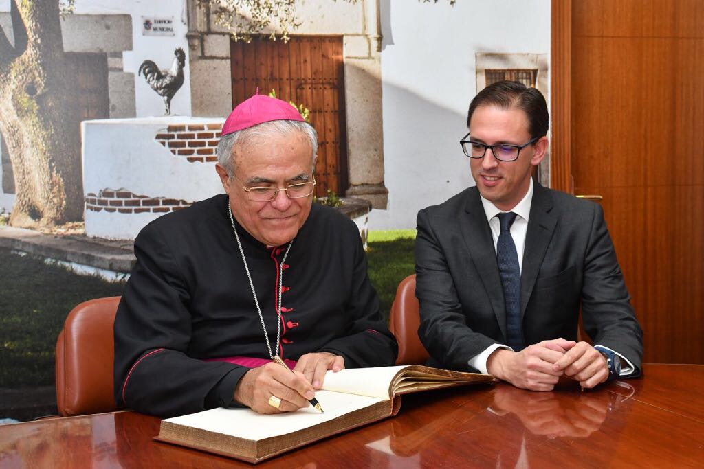El Ayuntamiento recibe al Obispo de Córdoba en su visita pastoral a Pozoblanco  1