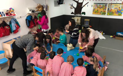 Los futuros profesores visitan la Escuela Infantil Municipal