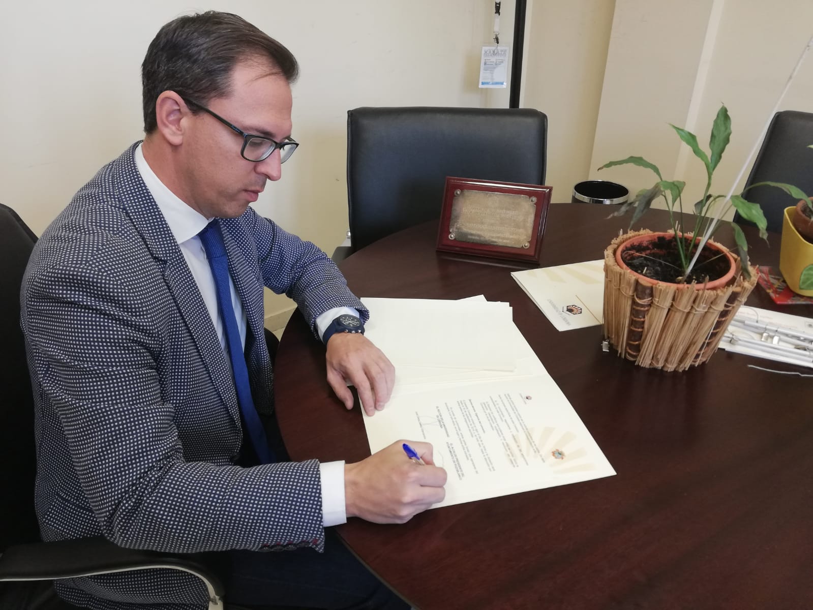 El alcalde firma con la UCO el convenio para que la Cátedra Intergeneracional siga en Pozoblanco 1