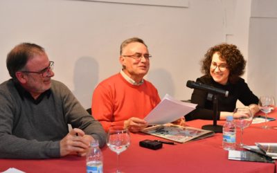Manuel Ángel Gutiérrez presentó anoche su último poemario “No es de papel el silencio de mi verso”