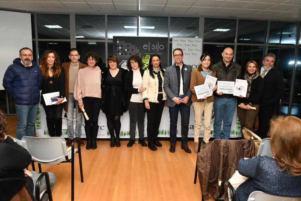 La Junta Local de la AECC entrega los premios del  I Certamen de Relato “Caty Luz García” 1