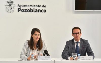 El alcalde y la delegada de Agricultura acuerdan agilizar la ampliación de la depuradora y las ayudas pendientes del campo