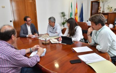 El alcalde y la delegada de Agricultura se reúnen para abordar la ubicación de la OCA Pedroches I