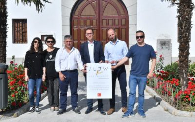 El Slow Music entrega 1.500 euros para la reparación del tejado de la parroquia de San Bartolomé