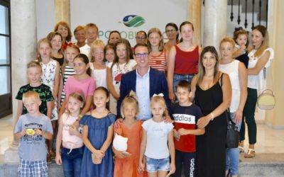 El Ayuntamiento recibe a los 22 niños bielorrusos que pasarán el verano en Pozoblanco y Los Pedroches