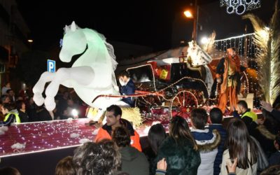 La Cabalgata de Reyes 2020 reparte hoy 4.500 kilos de caramelos y amplía su animación a pie de calle