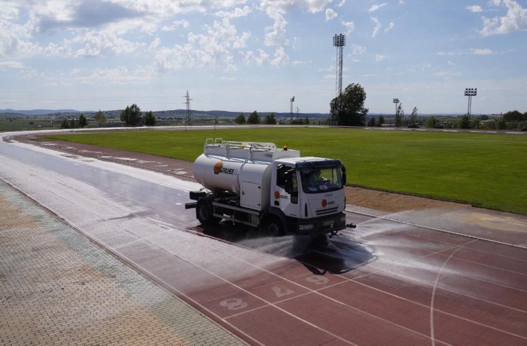 El Ayuntamiento de Pozoblanco abrirá el lunes 18 las pistas de atletismo y tenis, el campo de golf y el centro hípico 1