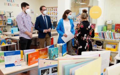 La Biblioteca de Pozoblanco recibe 5.000 euros de la Junta para la compra de libros en establecimientos del municipio