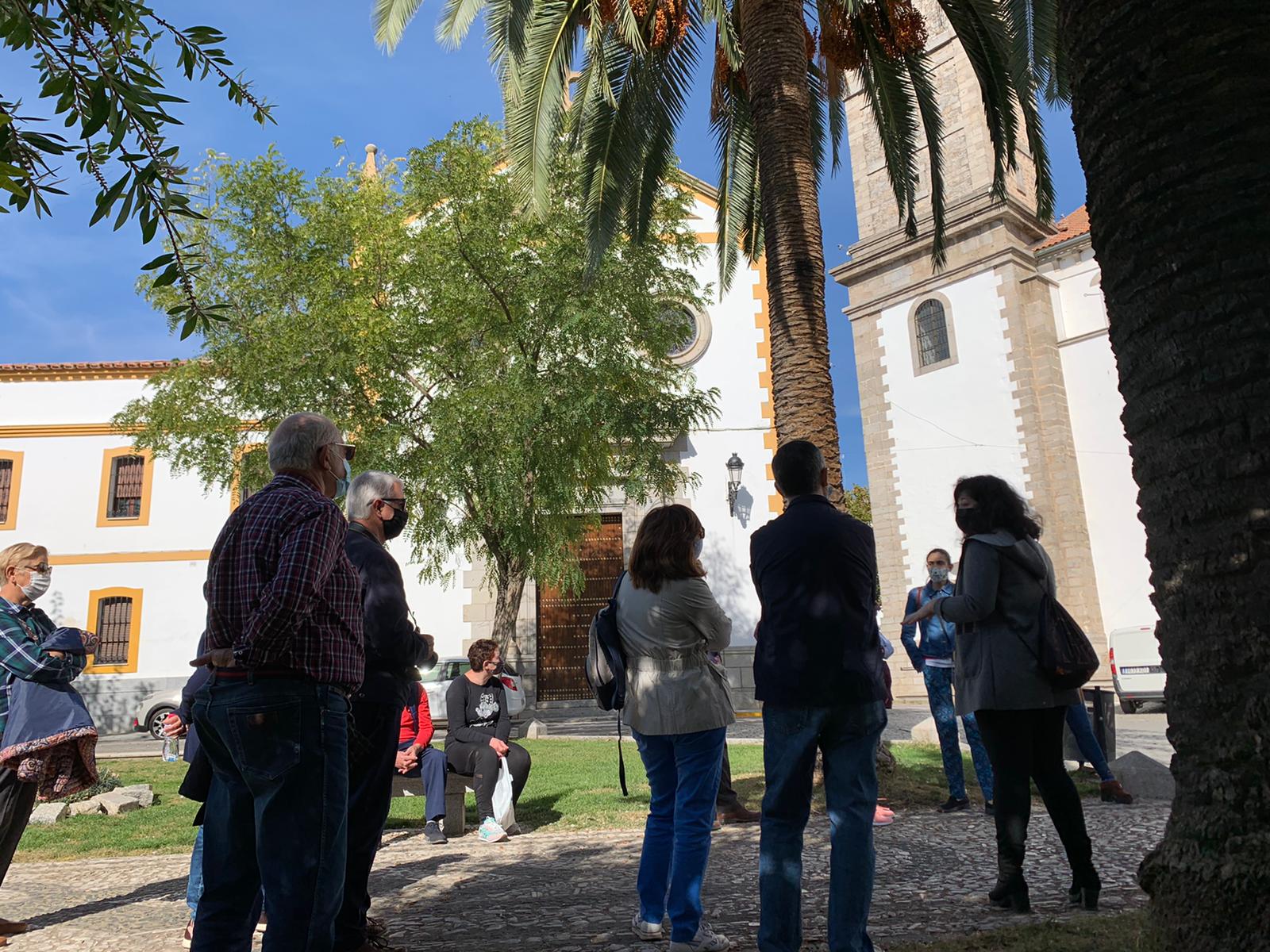 Una veintena de turistas recorren Pozoblanco en una visita impulsada por el Ayuntamiento y el Club Patrimonio          1