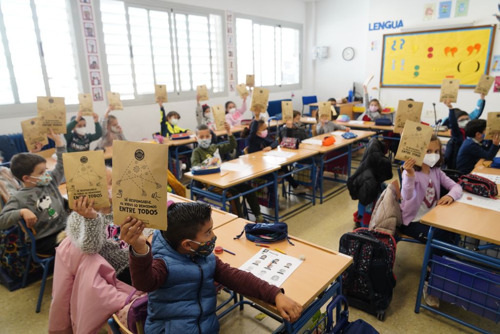El Ayuntamiento reparte 18.000 mascarillas para los escolares y maestros de Pozoblanco 1