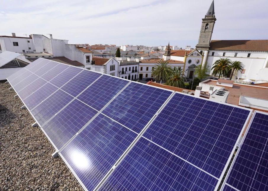 El Ayuntamiento instala varias plantas fotovoltaicas en el Conservatorio de música de Pozoblanco 1