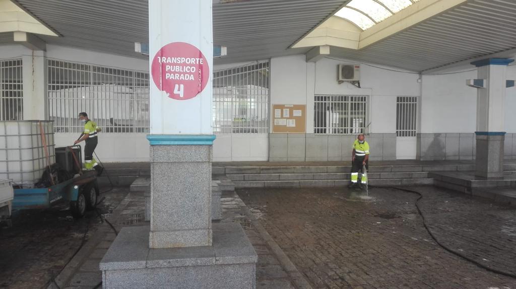 El Ayuntamiento de Pozoblanco inicia actuaciones de limpieza y mejora en la Estación de Autobuses 1