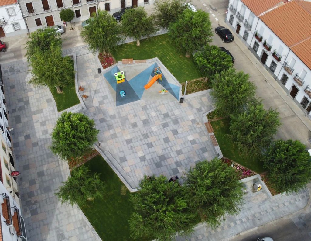 El Ayuntamiento de Pozoblanco culmina las obras de la plaza de La Asunción 1