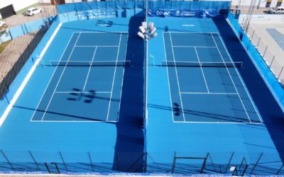 El Ayuntamiento de Pozoblanco mejora dos pistas de tenis del Polideportivo Municipal