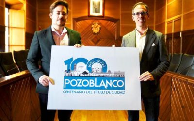 El Ayuntamiento de Pozoblanco presenta el logo del centenario como ciudad y prepara un amplio programa de actividades