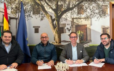 El alcalde de Pozoblanco firma el nuevo convenio de cesión de locales para las bandas de El Perdón, Los Sayones y La Soledad