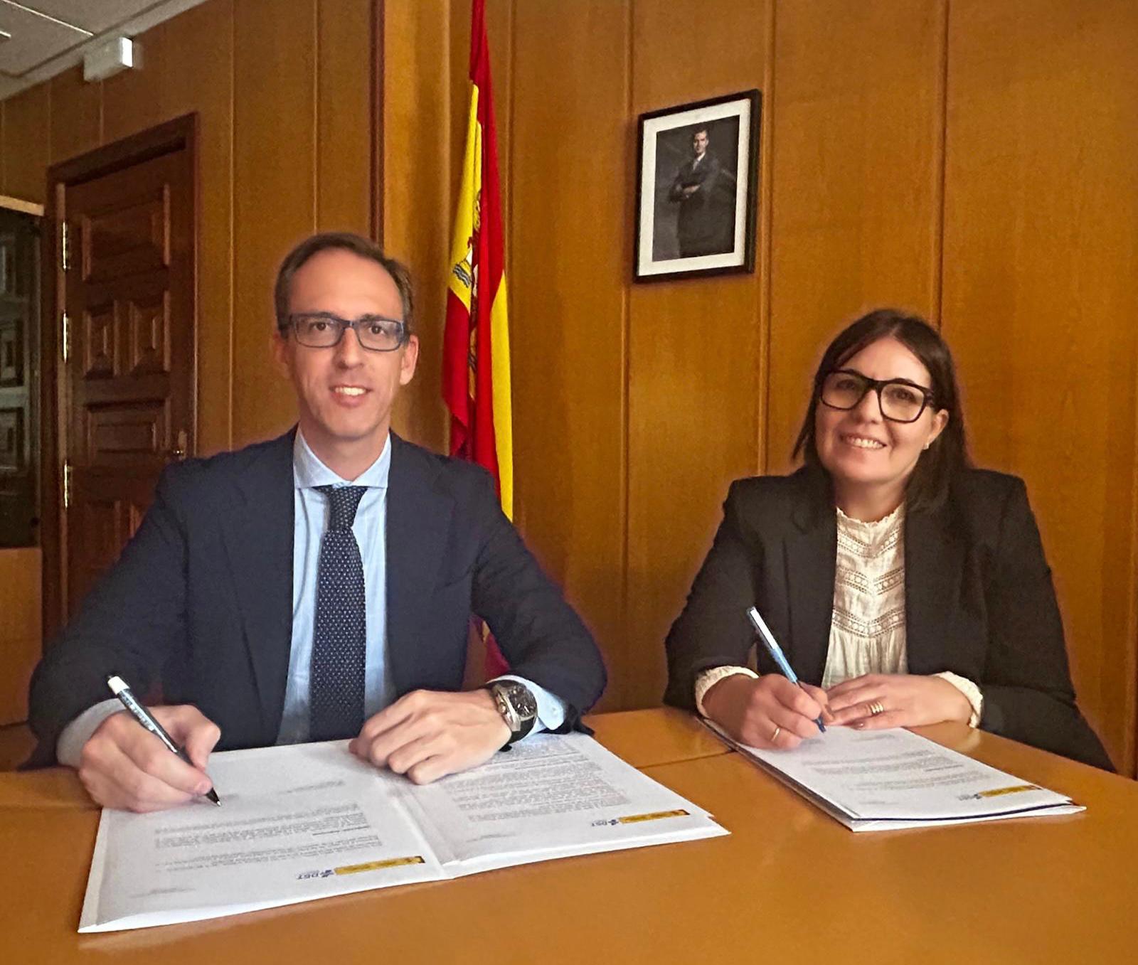 El Ayuntamiento de Pozoblanco firma con la DGT el convenio para implantar el aula informatizada de exámenes teóricos