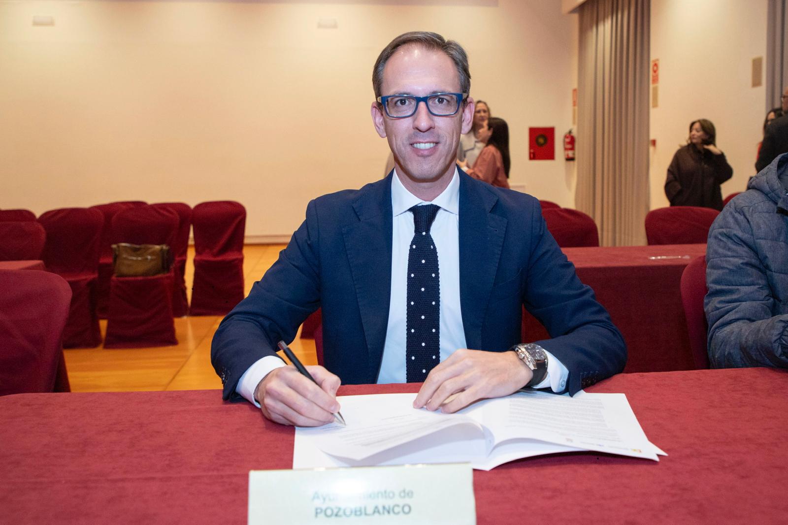 Pozoblanco marca un hito en política social con un contrato récord de 2,8 millones de euros para Ayuda a Domicilio