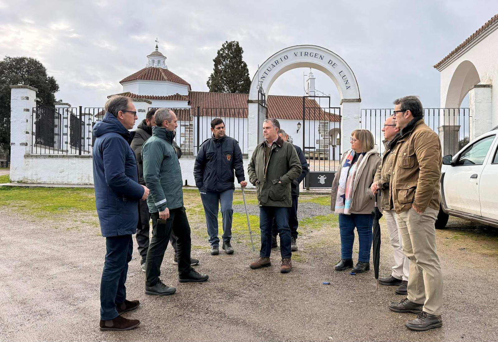 El fuerte temporal de lluvias obliga a regular los accesos al Santuario de la Virgen de Luna
