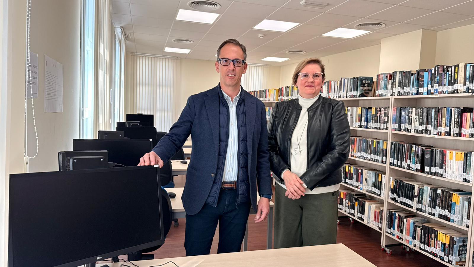 Pozoblanco impulsa la formación digital para mayores con el programa YoConecto de Cibervoluntarios