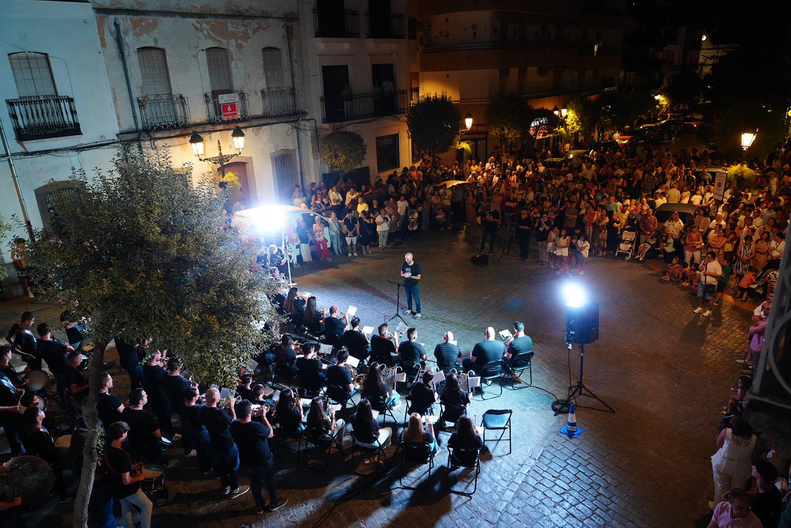 Pozoblanco celebra un magnífico fin de semana cultural con el 20º aniversario del Teatro El Silo y una multitudinaria Noche Blanca